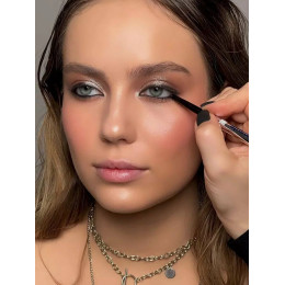 Устойчивый карандаш для глаз B.Colour Professional №05 - Innocent Beige