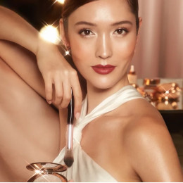 Хайлайтер Charlotte Tilbury Glow Glide Face Architect Highlighter - Moonlit Glow, 7 г