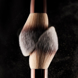 Кисть для лица Hourglass Veil Powder Brush