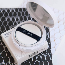 Увлажняющий тональный кушон Missha Magic Cushion Moist Up SPF50+ PA+++ №21