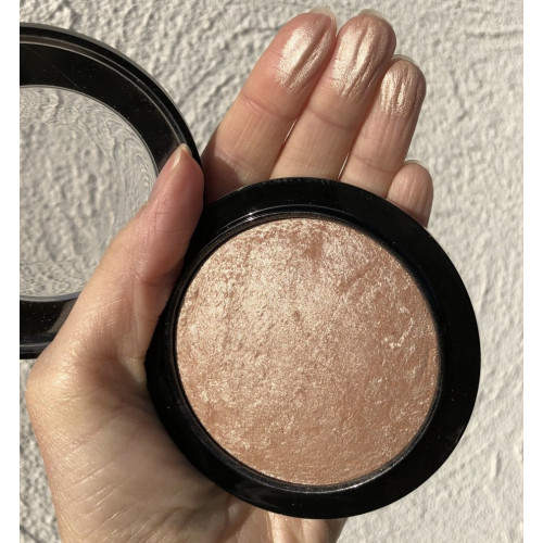 Хайлайтер MAC Soft&Gentle